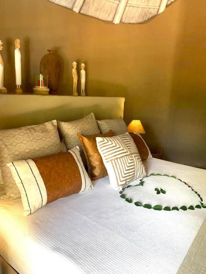 Ikhaya Lamadube Game Lodge Klipdrift エクステリア 写真